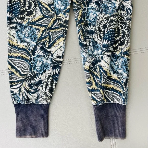 NWT! Free People Movement June Bug Sweatshirt + Jog Pants 2-piece SET in Size XS